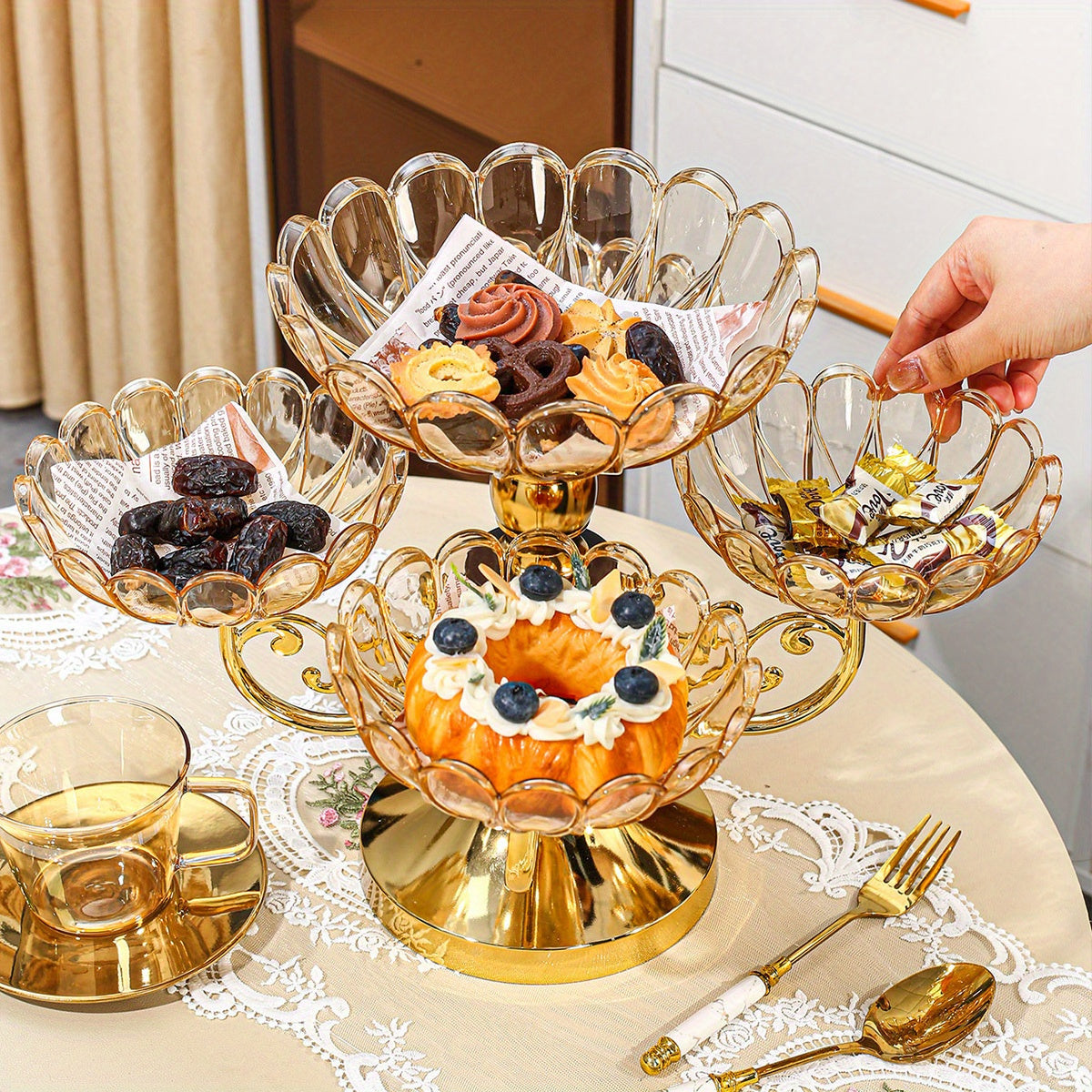 A Set of Crystal Multi-Layer Five-Plate Rotating Fruit Plate, Modern Home Living Room Coffee Table Light Luxury Snack Candy Plate, Elegant European Crystal Fruit Bowl Set - Perfect for Snacks And Candy Decoration Bowl, Home Decoration Must-Have