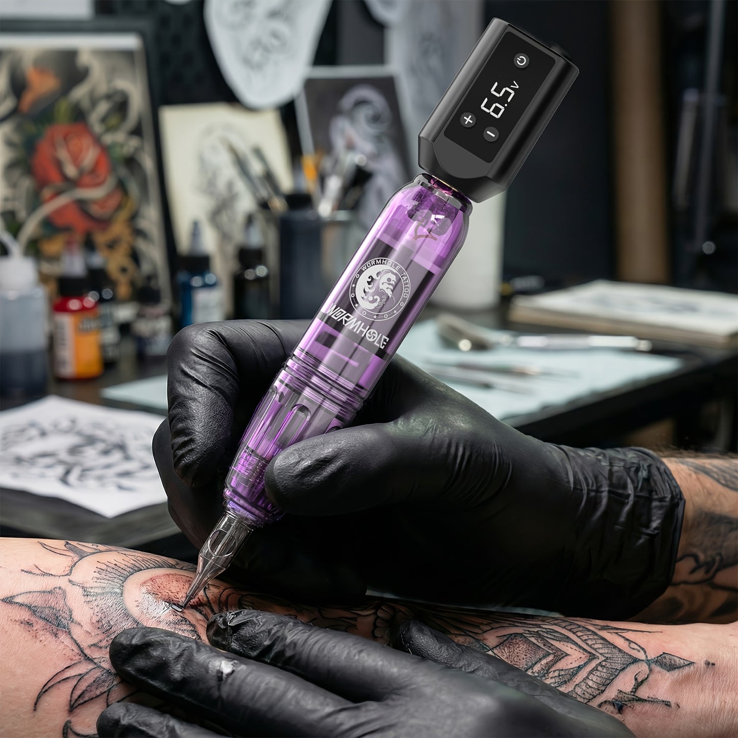 WORMHOLE Professional Wireless Tattoo Pen Kit – All-in-One Beginner & Artist Set with 8000RPM Quiet Motor, 1200mAh Battery, Digital Display, Cartridge Needles, Inks & Practice Skin