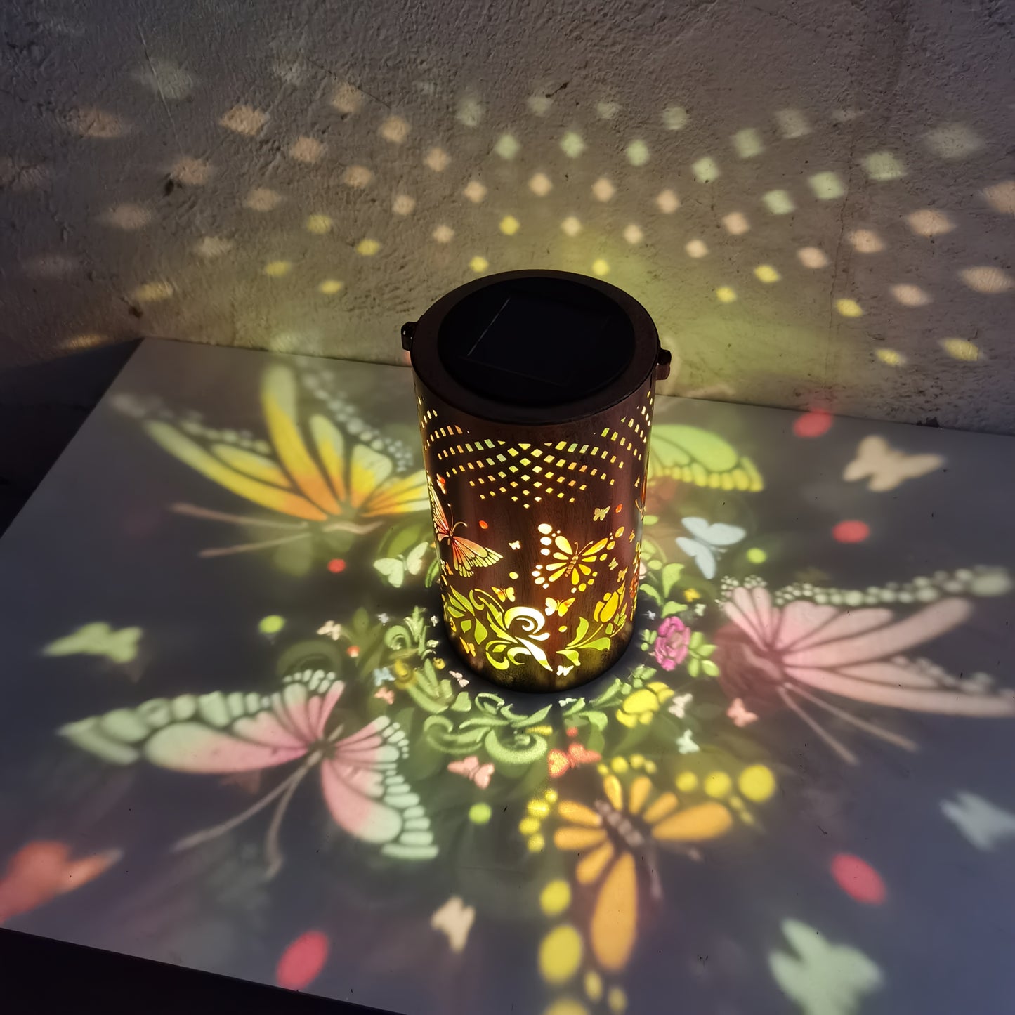 New Solar Hummingbird Lantern, IP65 Garden Decoration, Upgraded Painted Butterfly Lantern, Spotlight, Mother's Day Gift for Female Mothers And Grandmothers. Suitable for Yard, Patio, Backyard, Porch, Christmas Decoration.