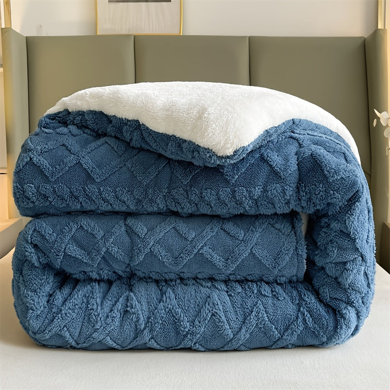 Plush Thick Comforter Blanket – Premium Warm Winter Duvet with 100% Microfiber Fill, Soft Fluffy Bedding for Bedroom & Hotel, Machine Washable (Twin, Full, Queen – Grey & Blue, Excludes Pillowcase)