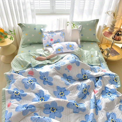 3pcs Skin-friendly Summer Cooling Quilt Set, Floral Printed Style Embossed Craft, Soft And Comfortable Quilt for All Seasons, Special for Single Double Hotel Home Bedroom Guest Room Sofa (1pc Thin Quilt + 2pcs Pillowcase Without Core)