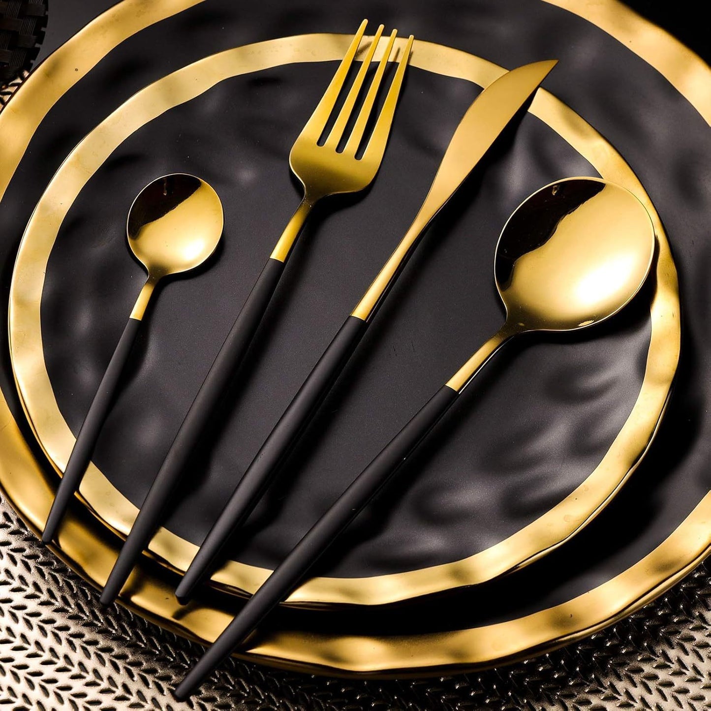 Black Golden Flatware, Royal 24pcs Matte Black Handle 18/10 Stainless Steel Tableware Sets for 6 Including Forks Spoons Knives, Camping Silverware Travel Utensils Set Cutlery (Black Golden)