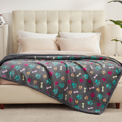 High Quality Pet Blankets for Couch Sofa Bed Cover Liquid Pee Proof Washable Soft Fluffy Large Dog Blanket Reversible Furniture Protection Grey Paw Thicken
