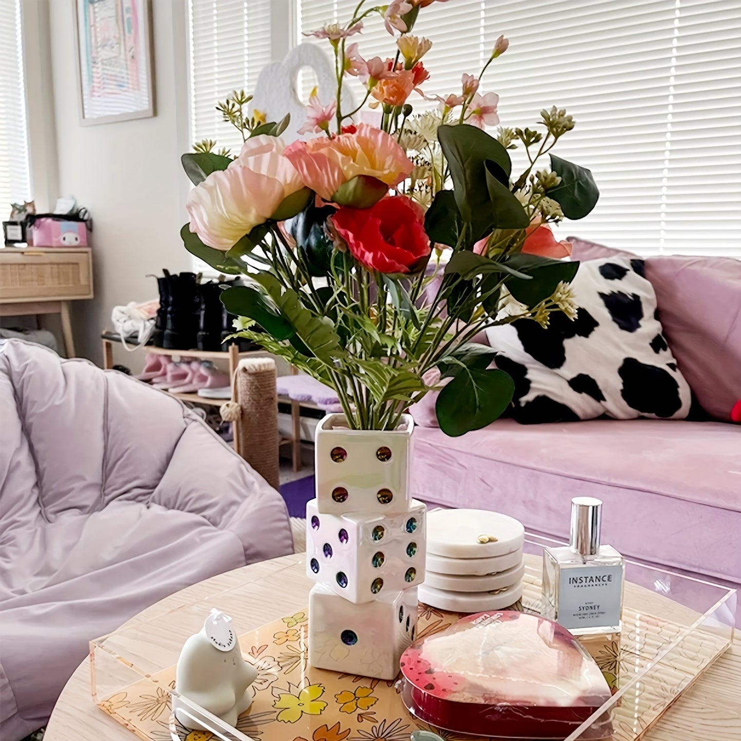 Handmade Ceramic Dice Vase - Unique Decor for Dried Flowers, Rose, Pampas Grass - Stunning Design for Any Modern Space - Perfect Gift for Inspiring Smiles