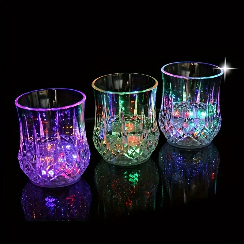 2/4/6 Light Cups, Pour On The Bright Induction Pineapple Cup, Glow In The Dark Party Supplies, Colored LED Light Cups, Suitable for Parties, Birthdays, Christmas, Disco, Valentine's Day Birthday Gifts (6.76oz)