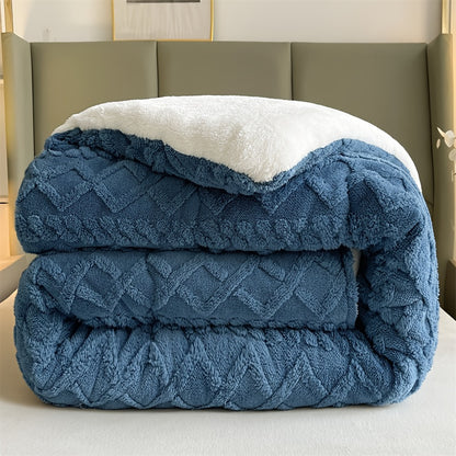 Plush Thick Comforter Blanket – Premium Warm Winter Duvet with 100% Microfiber Fill, Soft Fluffy Bedding for Bedroom & Hotel, Machine Washable (Twin, Full, Queen – Grey & Blue, Excludes Pillowcase)