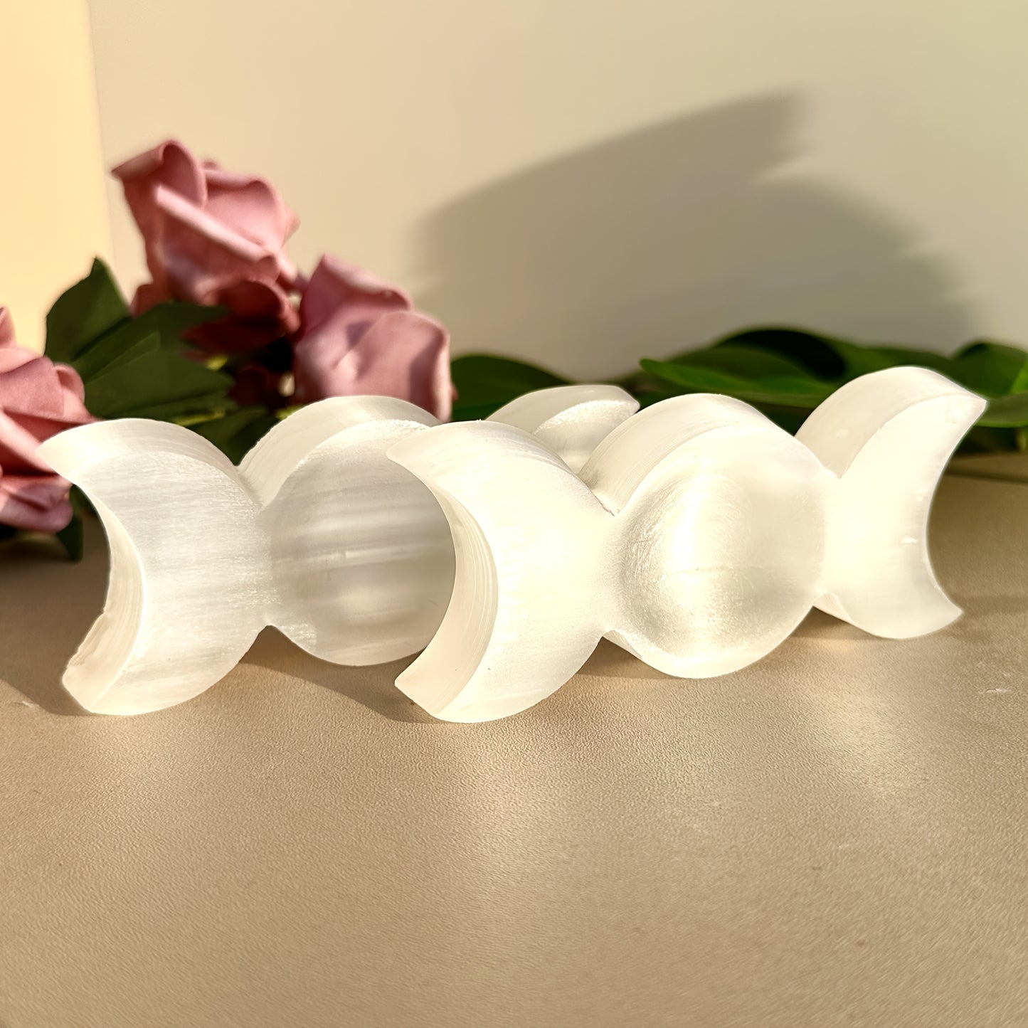 1pc Natural Selenite Triple Charging Dish, Crystal Space Cleaner, Quartz Crystal Ashtray, Mineral Samples, Crystal Gifts, Home Decoration