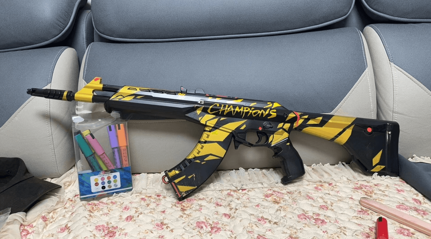 CHAMPION VANDAL 2022 l Valorant Gamer Gift l Perfect Valorant Fan Christmas Gift l