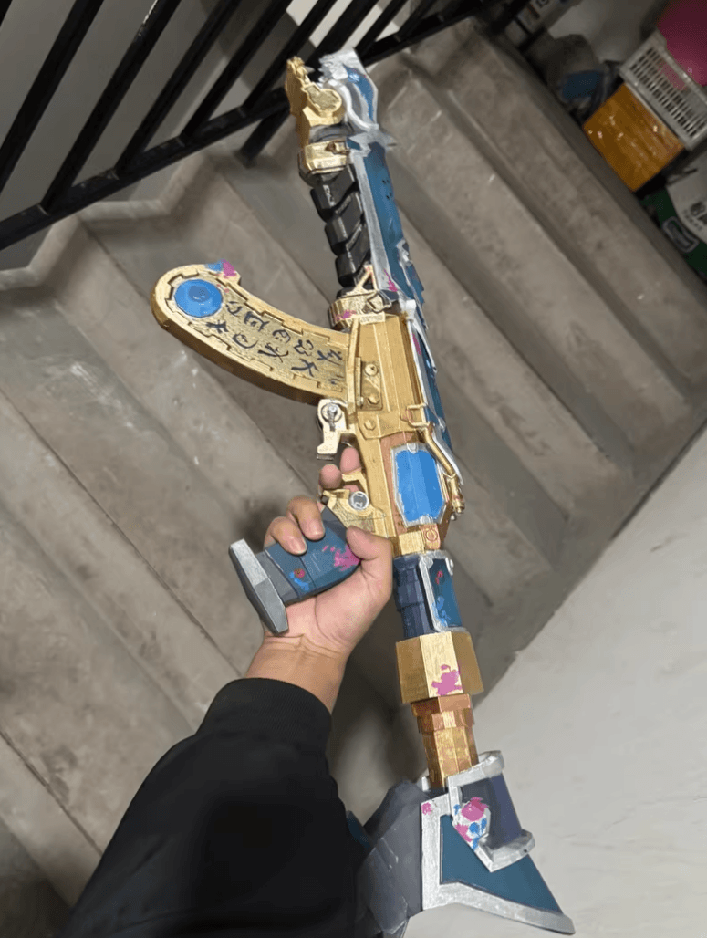 Arcane Vandal Valorant Prop IRL l High-Quality Cosplay & Collectible