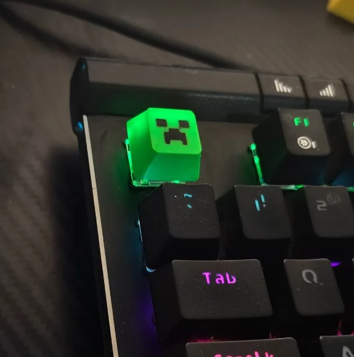 4pcs Minecraft Creeper Keycaps – Pixel Gaming Keycap Set for Mechanical Keyboards & Collectors