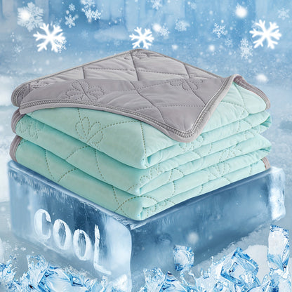 Modern Summer Cooling Throw, Featuring Ultrasonic Embossing, Made from 100% Polyester, Machine Washable, Breathable And Lightweight, Ideal for Night Sweats And Hot Sleepers, on