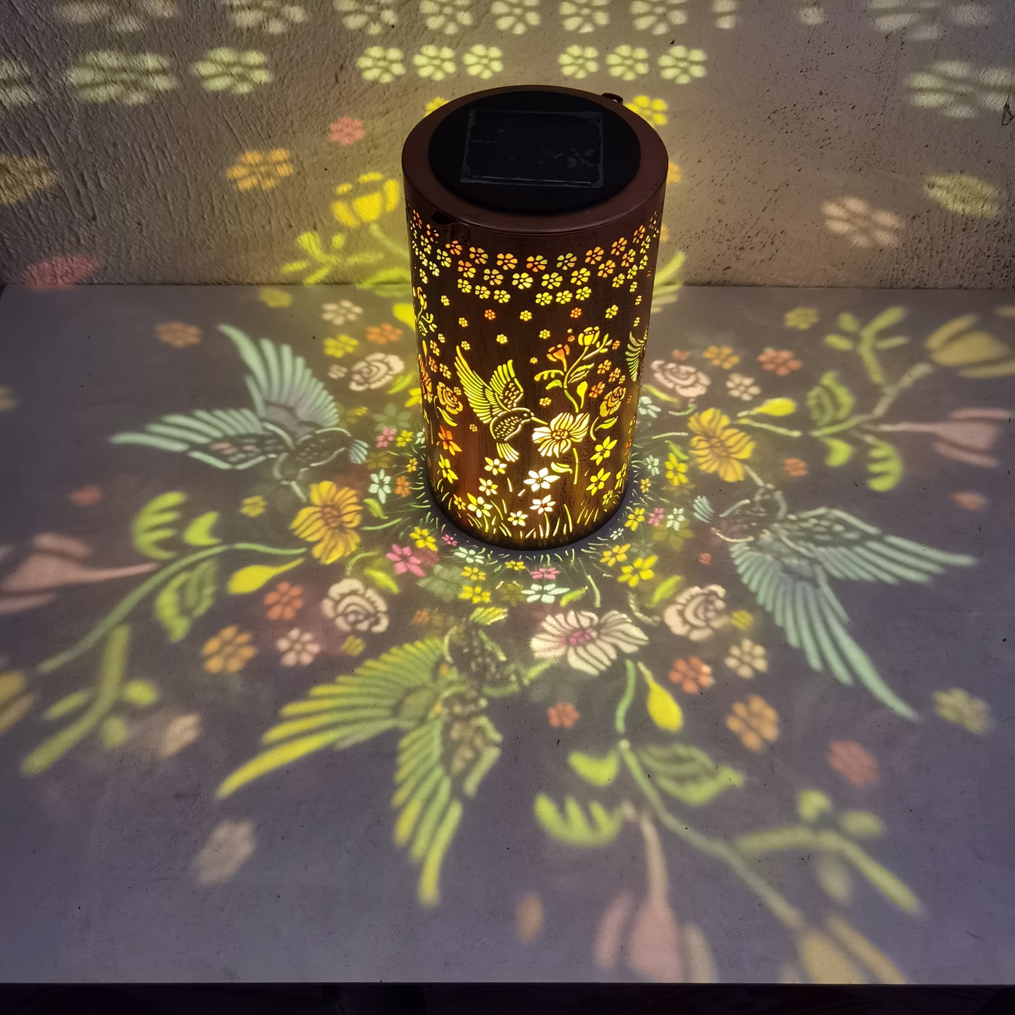 New Solar Hummingbird Lantern, IP65 Garden Decoration, Upgraded Painted Butterfly Lantern, Spotlight, Mother's Day Gift for Female Mothers And Grandmothers. Suitable for Yard, Patio, Backyard, Porch, Christmas Decoration.