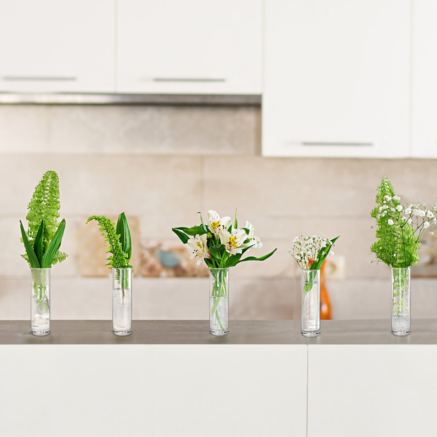 WHONLINE 15 Pcs Clear Glass Cylinder Vases, 7.5 Inch Tall, Glass Flower Vase Centerpieces, Glass Flower Vase, Hurricane Floating Candle Holder Vase for Table Shelf, Party, Wedding, Home Decor, Collectible Buildings & Accessories