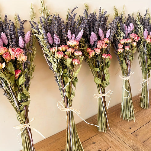 A Collection of 65 Dried Lavender And Eucalyptus Stems, Along with a Dried Rose Bouquet, Perfect for Home Decoration. It Includes Lilac Pink Bunny Tails And Purple Lavender Flowers Suitable for Vases, Adding Fragrance And Charm for Weddings